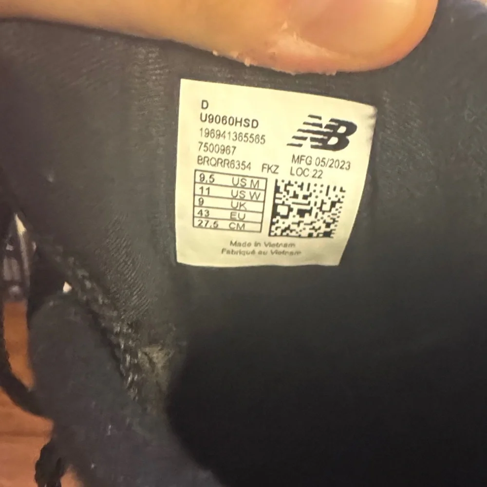 New Balance 9060 Black and grey - Picture 2 of 5